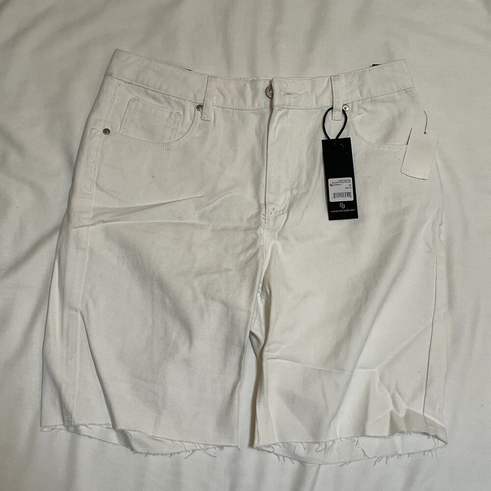 Numero Brand Modern Bermuda Jean Shorts 29 Inch Waist White
